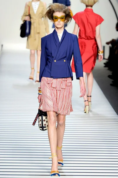 Look 26